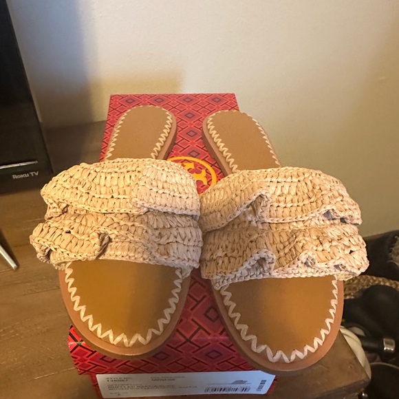 Ruffled Raffia Slide - Picture 10 of 10